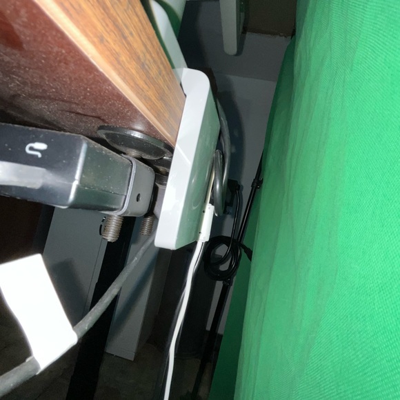 Humanscale M/Connect2 2.1 Flex Dual Monitor Arms - Picture 7 of 10